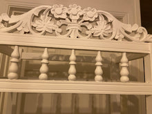 Load image into Gallery viewer, Hutch/Bookcase/Shelves