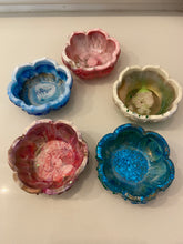 Load image into Gallery viewer, Resin Rosebud Trinket Dish
