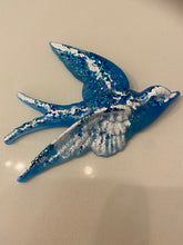 Load image into Gallery viewer, Resin Flying Birds
