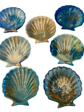 Load image into Gallery viewer, Resin Shell Trinket Dishes
