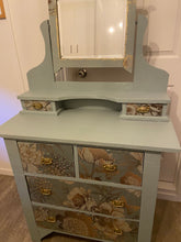 Load image into Gallery viewer, Dresser
