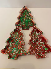 Load image into Gallery viewer, Resin Christmas Tree Dish
