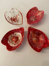 Load image into Gallery viewer, Resin Heart Dishes
