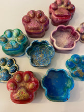 Load image into Gallery viewer, Resin Paw Trinket Boxes

