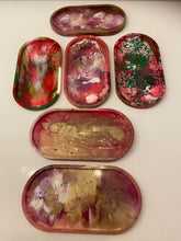 Load image into Gallery viewer, Resin Oval Trays

