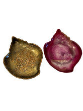 Load image into Gallery viewer, Resin Shell Dish
