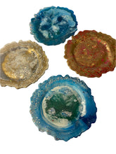 Load image into Gallery viewer, Resin Fluted Dish
