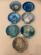 Load image into Gallery viewer, Resin Shell Trinket Dishes
