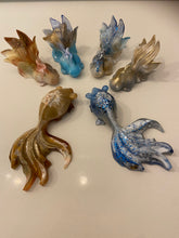Load image into Gallery viewer, Resin Gold Fish
