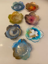 Load image into Gallery viewer, Resin Lotus Flower Trinket Dishes
