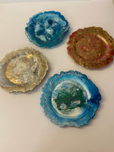 Load image into Gallery viewer, Resin Fluted Dish
