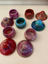 Load image into Gallery viewer, Resin Mushroom Containers
