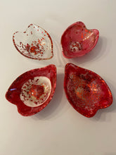 Load image into Gallery viewer, Resin Heart Dishes
