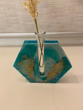 Load image into Gallery viewer, Resin Vase
