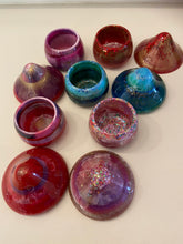 Load image into Gallery viewer, Resin Mushroom Containers
