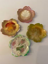 Load image into Gallery viewer, Resin Lotus Flower Trinket Dishes
