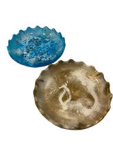 Load image into Gallery viewer, Resin Fluted Dishes
