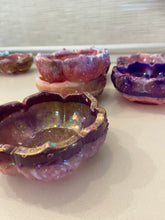 Load image into Gallery viewer, Resin Rosebud Trinket Dishes
