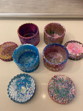 Load image into Gallery viewer, Resin Round Trinket Containers
