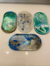 Load image into Gallery viewer, Resin Oval Trays
