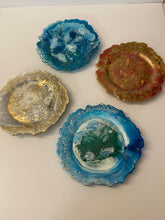 Load image into Gallery viewer, Resin Fluted Dish
