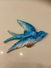 Load image into Gallery viewer, Resin Flying Birds

