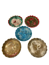 Load image into Gallery viewer, Resin Fluted Dishes
