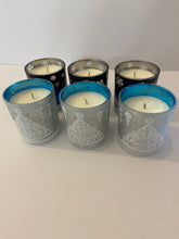 Load image into Gallery viewer, Hand Made &amp; Poured Christmas Candles
