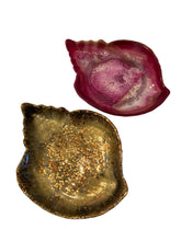 Load image into Gallery viewer, Resin Shell Dish
