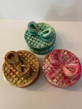 Load image into Gallery viewer, Resin Bow Containers
