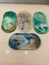 Load image into Gallery viewer, Resin Oval Trays
