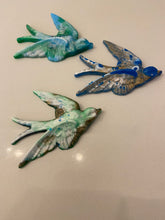 Load image into Gallery viewer, Resin Flying Birds
