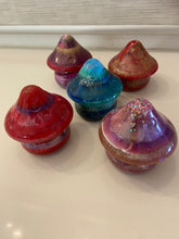 Load image into Gallery viewer, Resin Mushroom Containers
