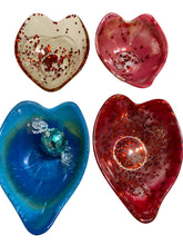 Load image into Gallery viewer, Resin Heart Dishes
