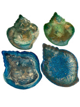 Load image into Gallery viewer, Resin Shell Dish
