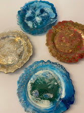 Load image into Gallery viewer, Resin Fluted Dish
