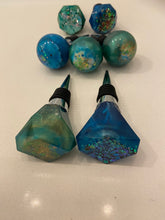 Load image into Gallery viewer, Resin Handled Wine Stoppers
