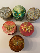 Load image into Gallery viewer, Resin &quot;Bee&quot; Containers
