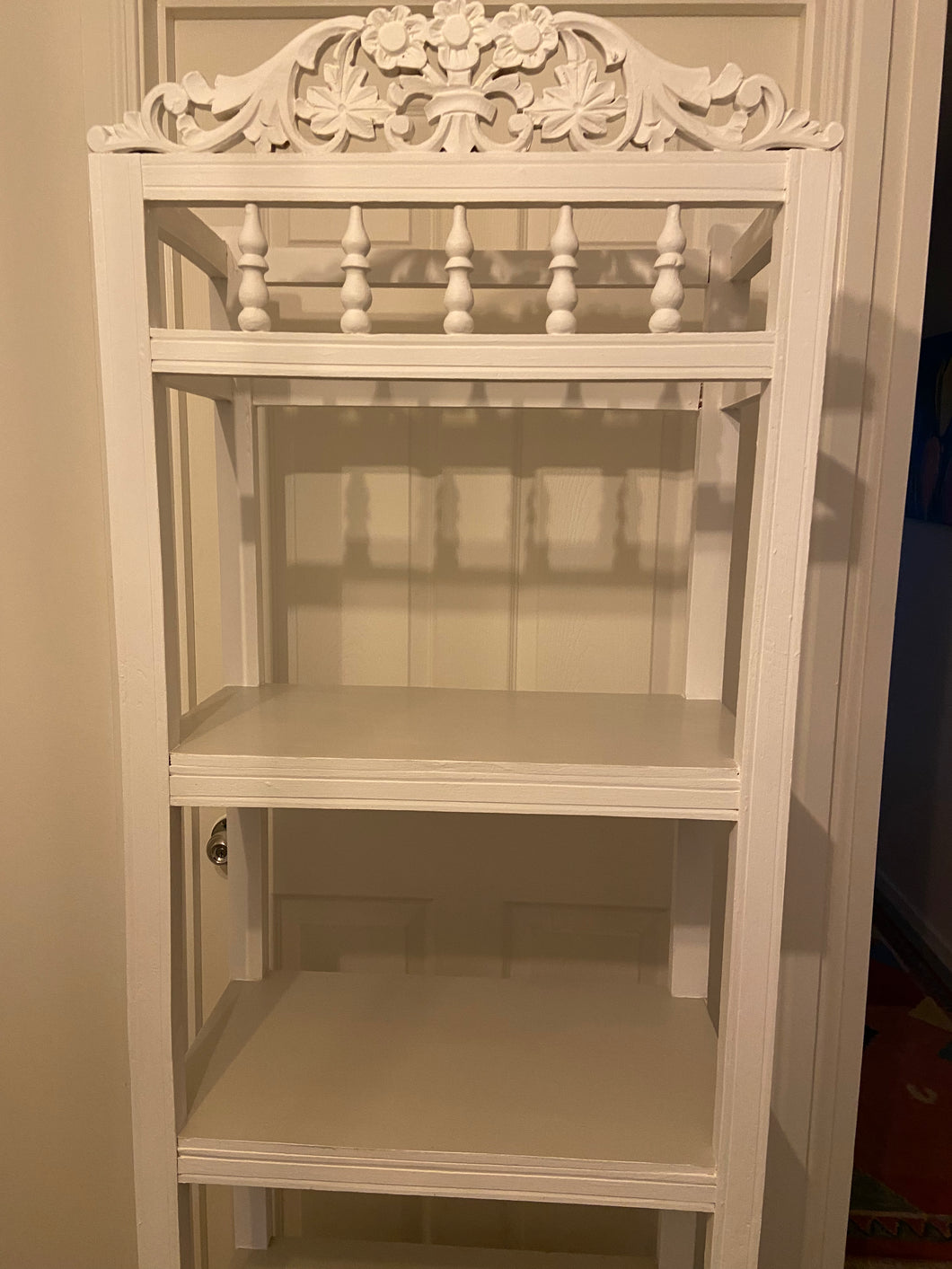 Hutch/Bookcase/Shelves