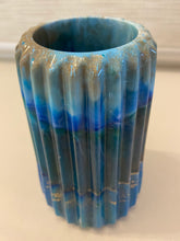 Load image into Gallery viewer, Resin Vase

