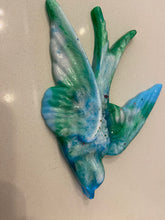Load image into Gallery viewer, Resin Flying Bird
