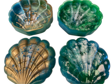 Load image into Gallery viewer, Resin Shell Containers
