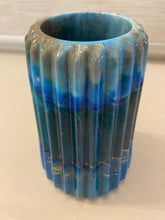 Load image into Gallery viewer, Resin Vase
