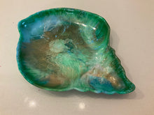 Load image into Gallery viewer, Resin Shell Bowl
