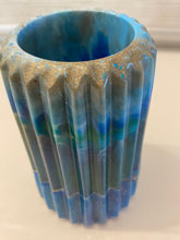 Load image into Gallery viewer, Resin Vase
