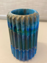 Load image into Gallery viewer, Resin Vase
