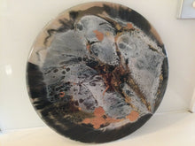 Load image into Gallery viewer, Resin Table Centre Piece
