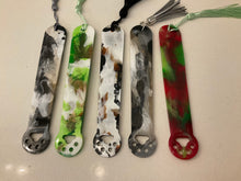 Load image into Gallery viewer, Resin Paw Bookmarks
