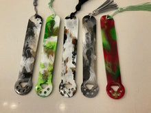 Load image into Gallery viewer, Resin Paw Bookmarks
